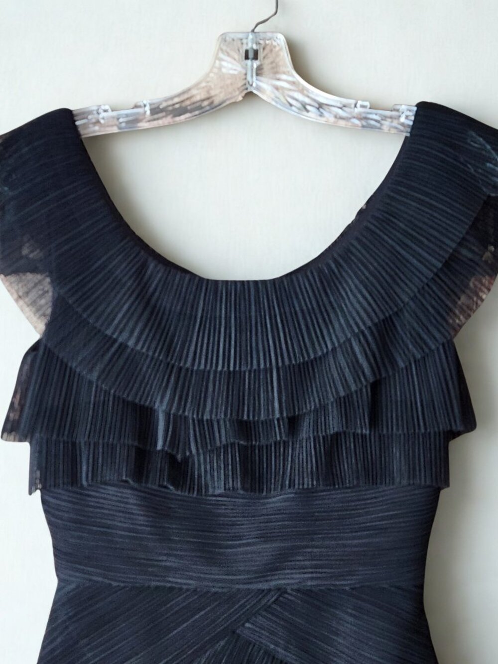BCBGMaxAzria Mini Dress Black Sleeveless Ruffle Neck Size 2 - Picture 2 of 3